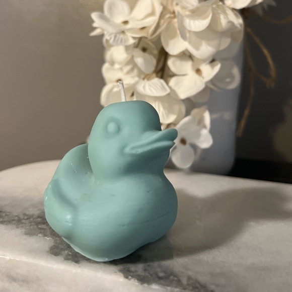 Duck 🦆 Candle - Ocean Breeze Scent - Picture 4 of 4